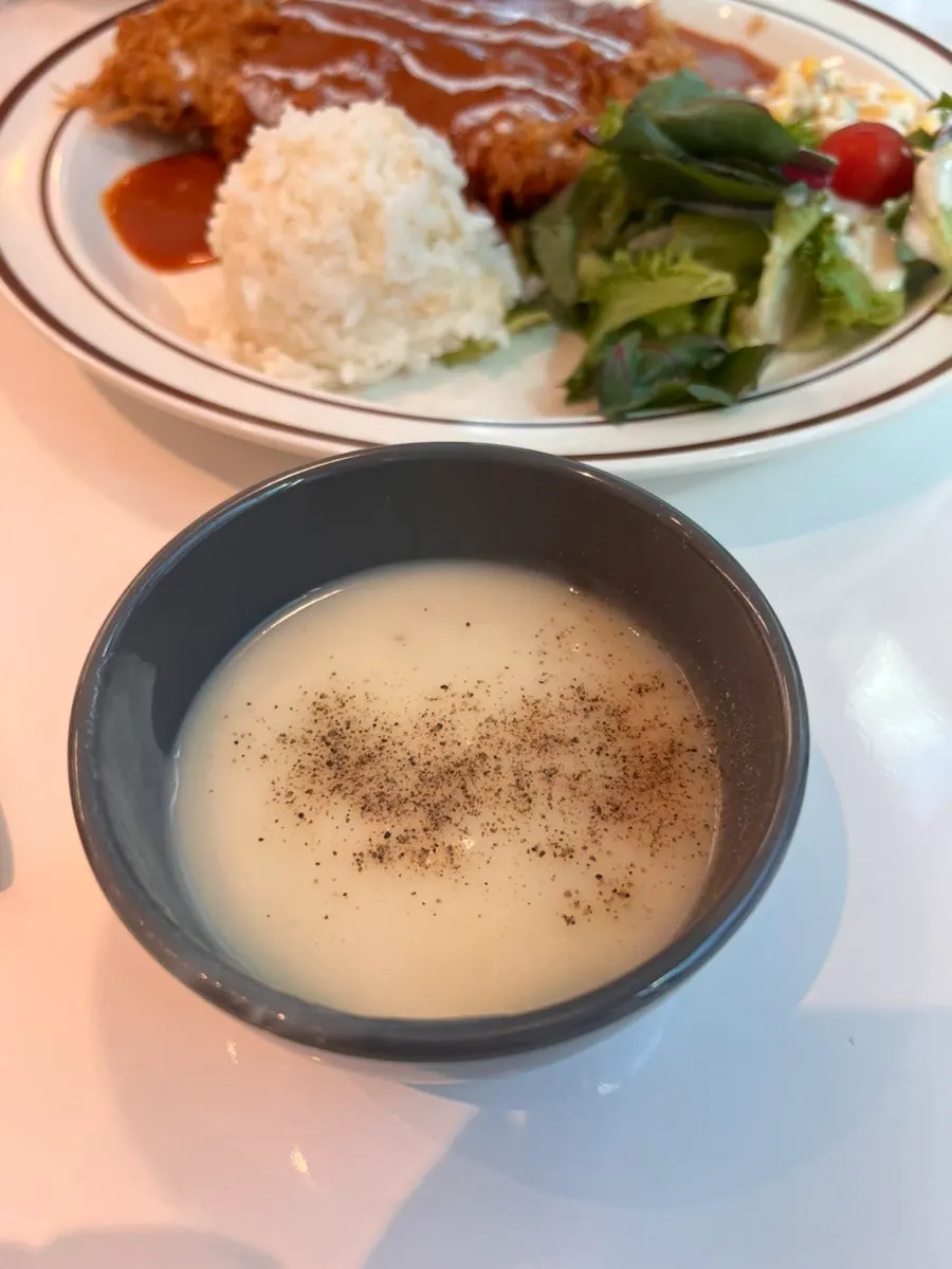 Tteudon pork cutlet generously topped with sauce