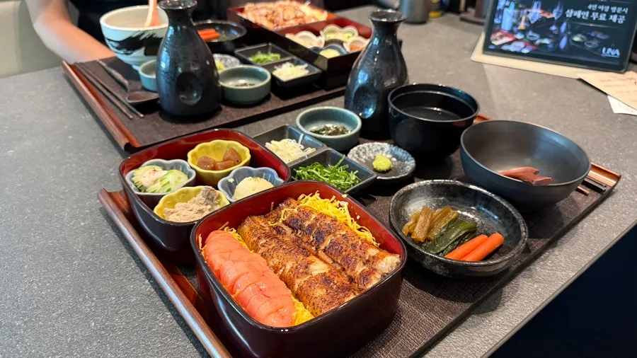 Tori Mabushi และ Pollock Roe Set Hitsumabushi ที่สั่ง