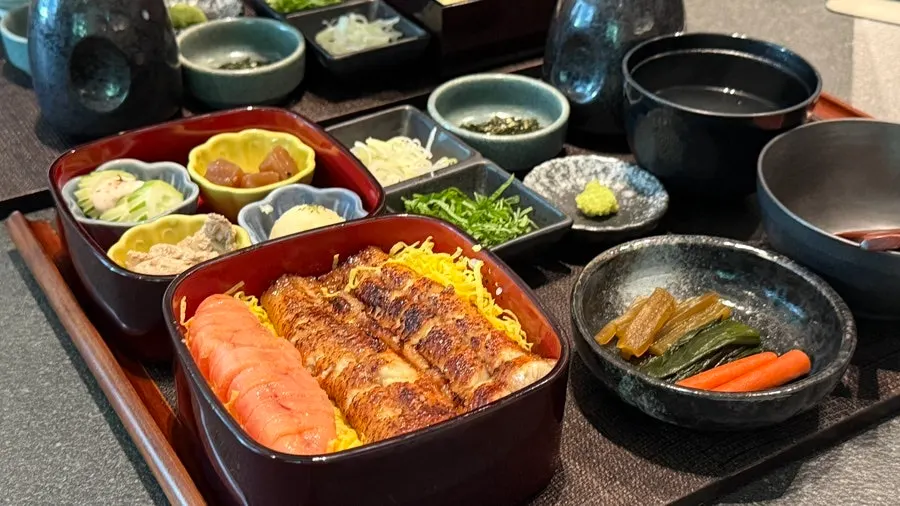 Pollock Roe Set Hitsumabushi ข้าวหน้าปลาไหล