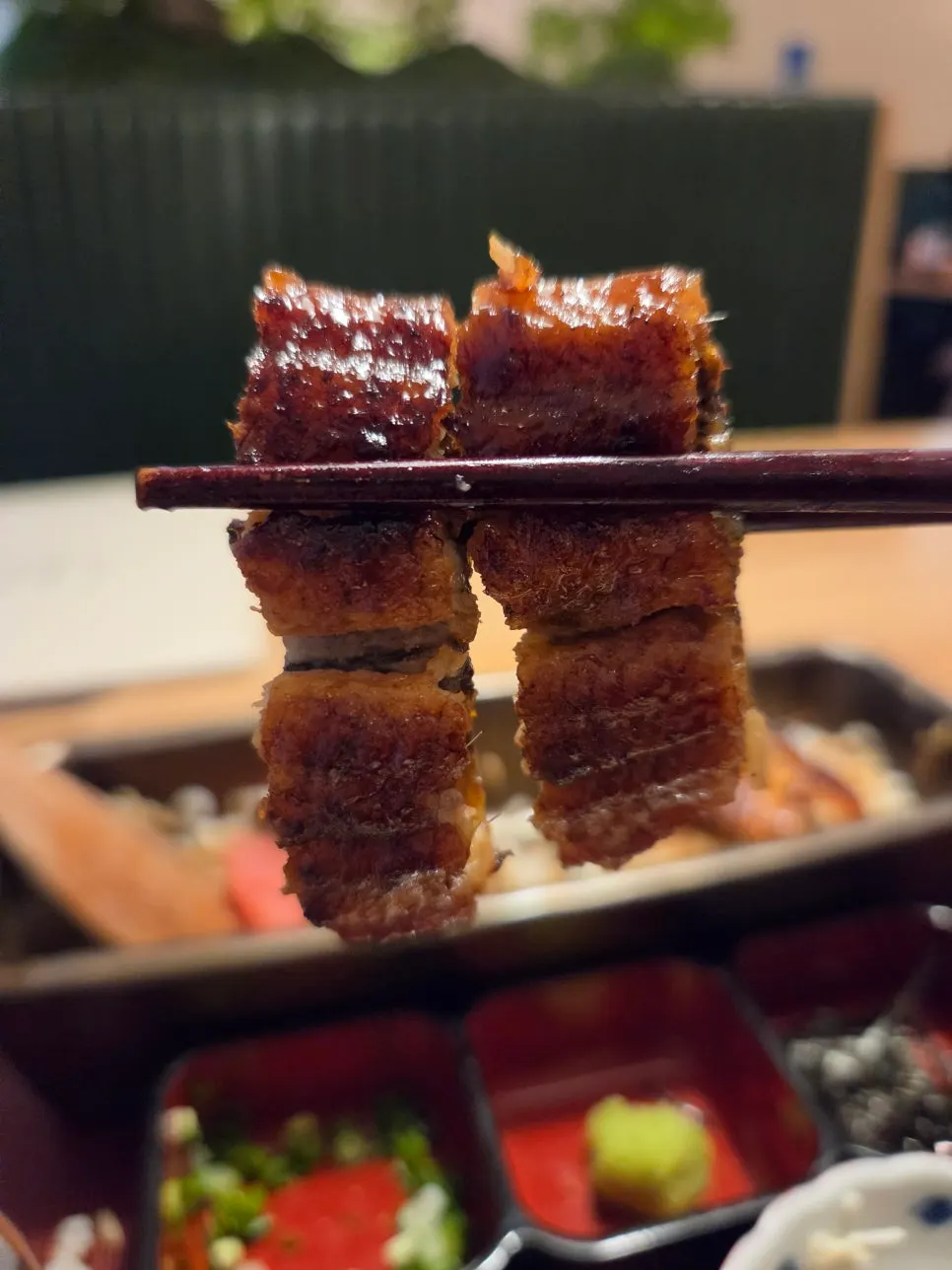 김가루 와사비 쪽파 토핑 장어