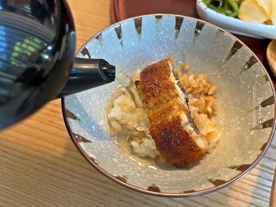 Hitsumabushi served with dashi broth
