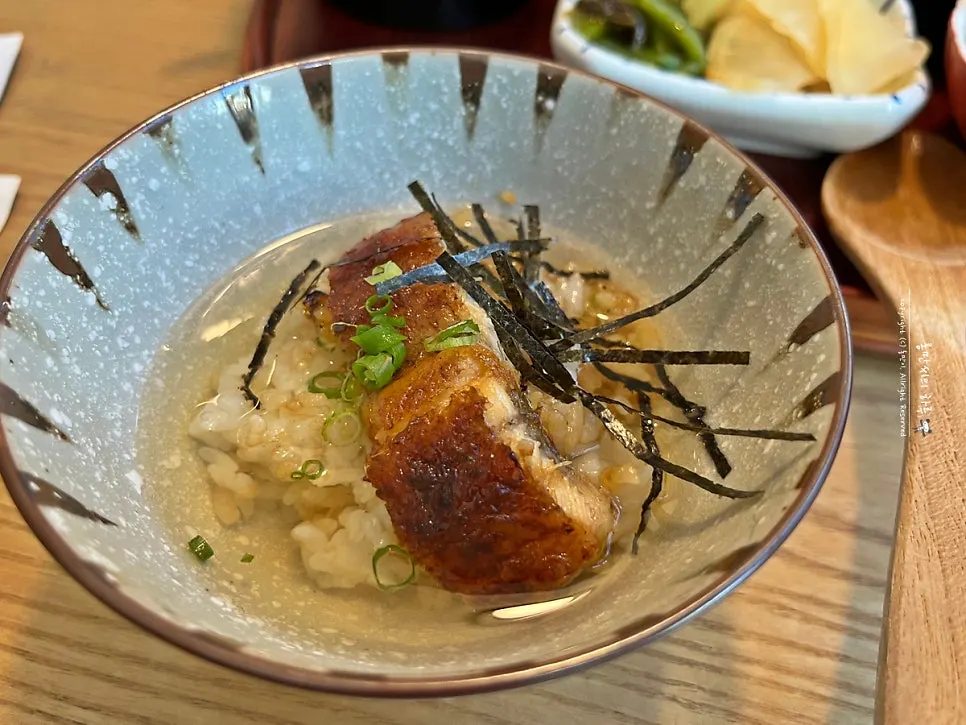 Dashi broth and eel rice bowl combination