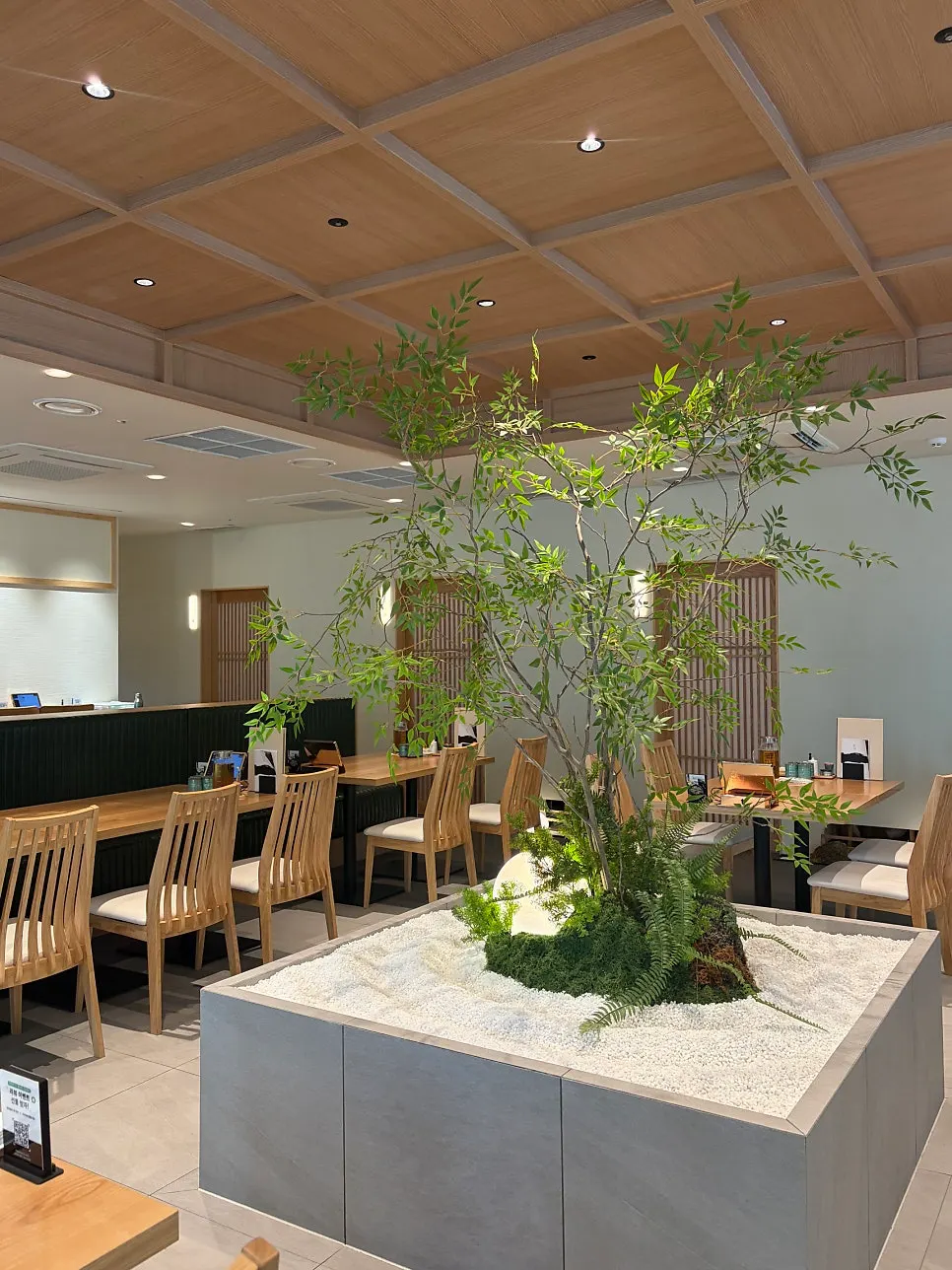 Upscale interior of the eel specialty restaurant