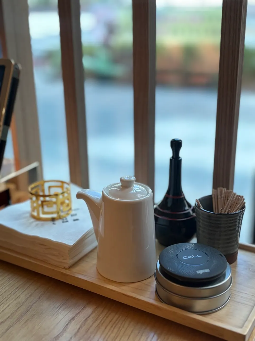 Tare sauce and shichimi accompaniments