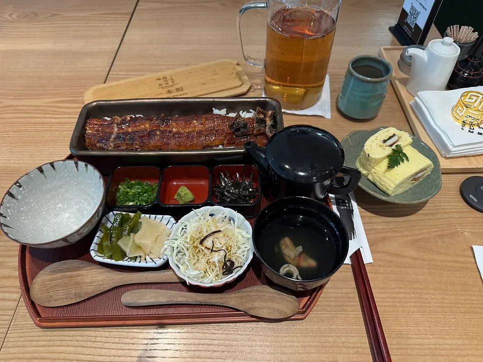 정갈하게 나온 일품 히츠마부시