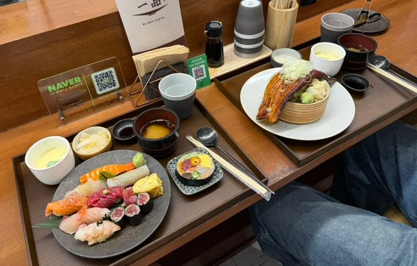 Reserved unagi-don and sushi set meal
