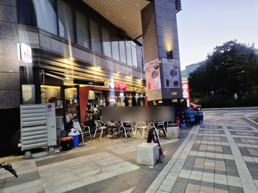 선선한 저녁 마곡 야장 테이블 전경