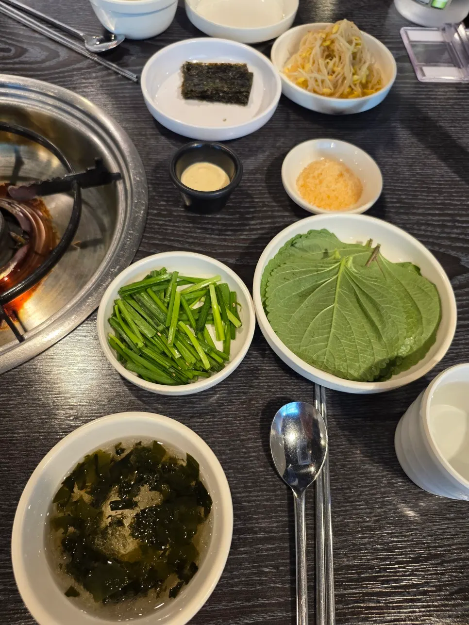 깻잎 김 콩나물 부추 기본 반찬
