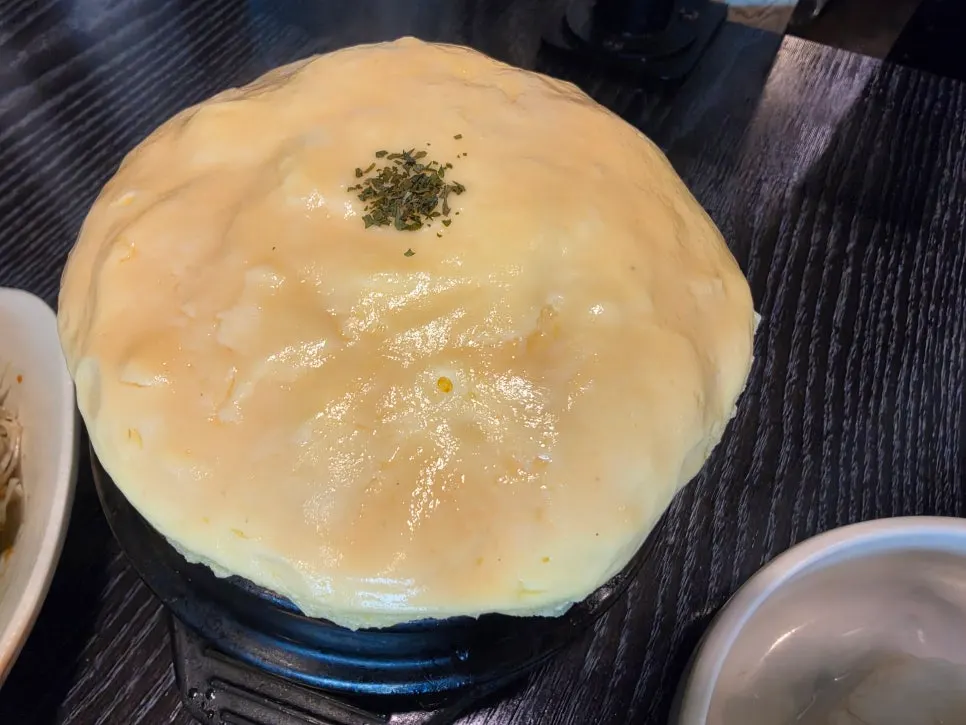 눈꽃치즈를 곁들인 쭈꾸미 삼겹살
