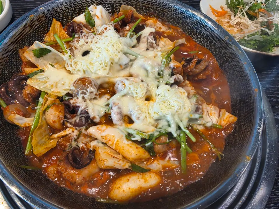 점심에 곁들인 미니된장찌개