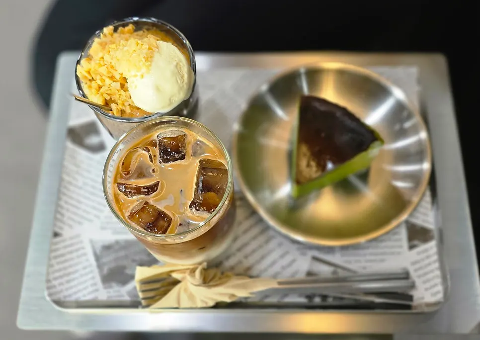 Iced café latte, affogato, and cheesecake