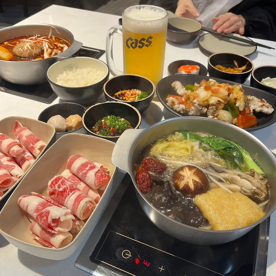 육수를 고른 런치 훠궈 상차림
