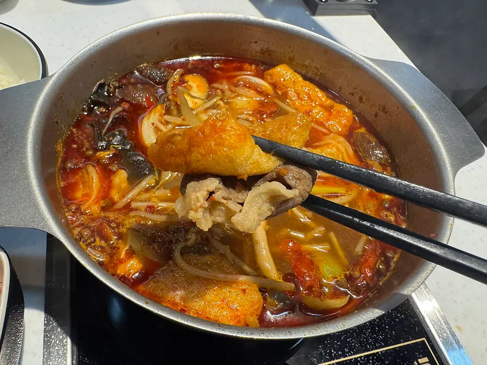 우육육수에 익힌 우삼겹
