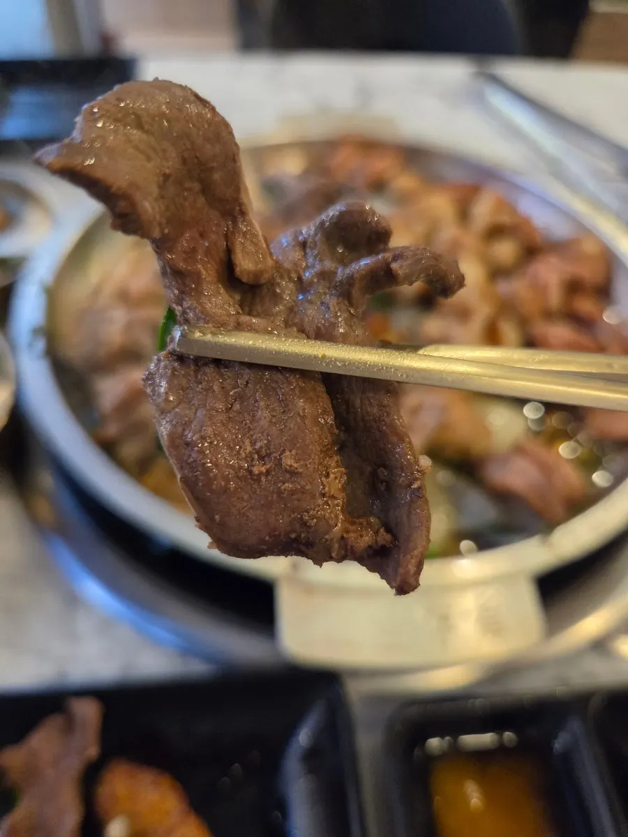 삼겹양지까지 함께 구워지는 불판