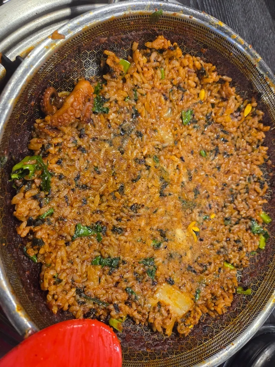 Hot-plate fried rice with fish roe