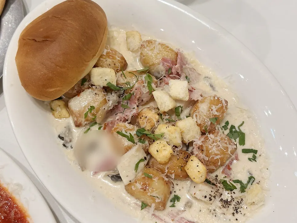 Cream Gnocchi Lover with added mushrooms
