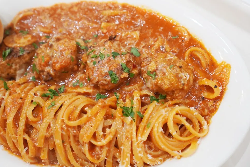 Meat Meat Pasta with tomato sauce