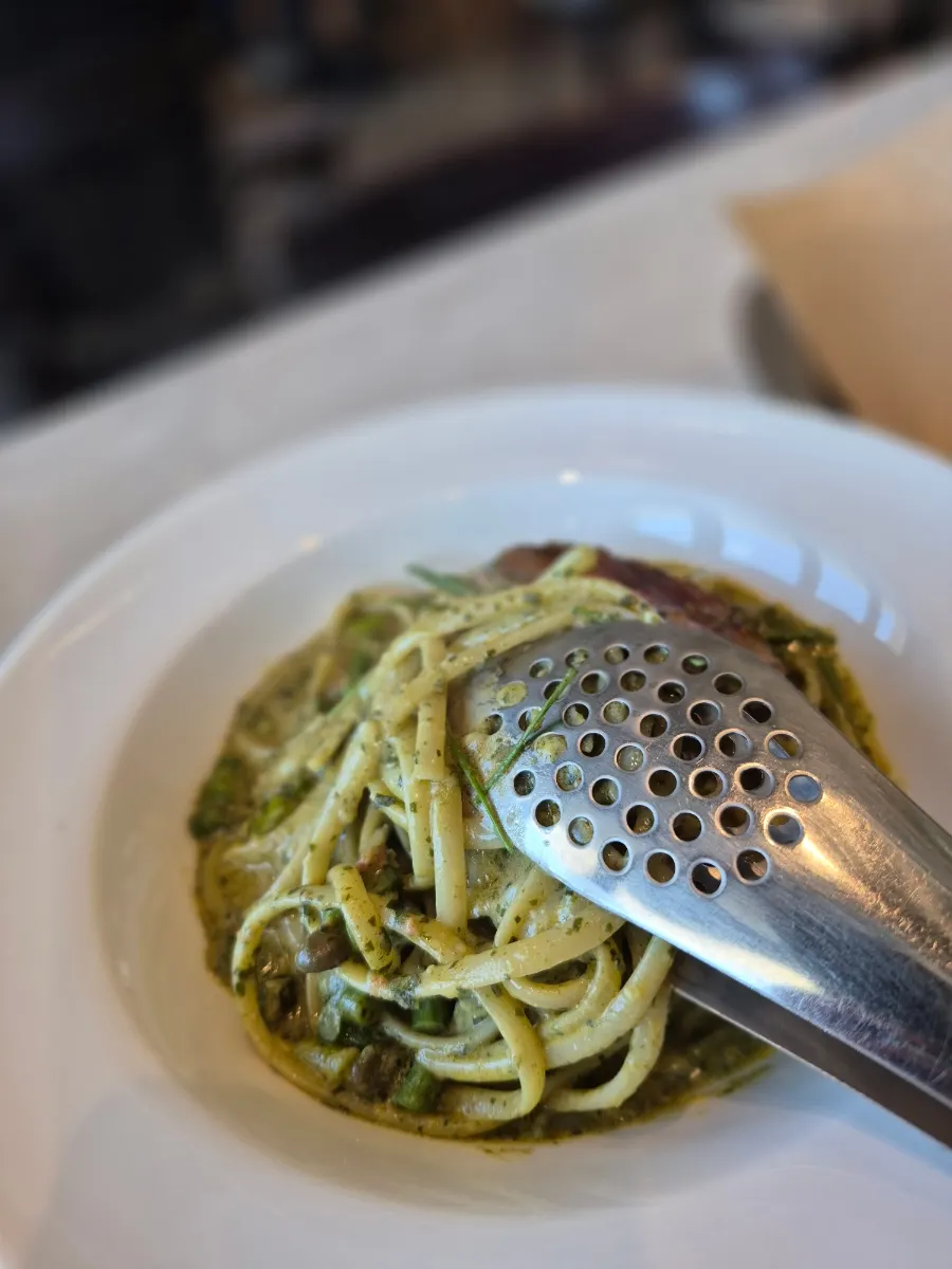 Close-up of the abalone gewu pasta