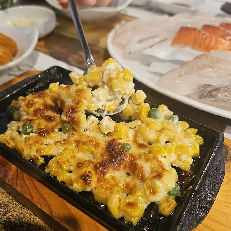 회와 함께 즐긴 술자리 테이블