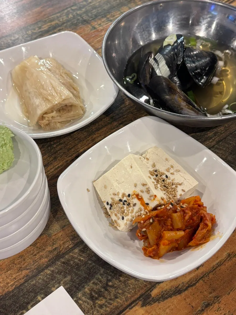 Dressed raw fish salad served with the assorted sashimi set