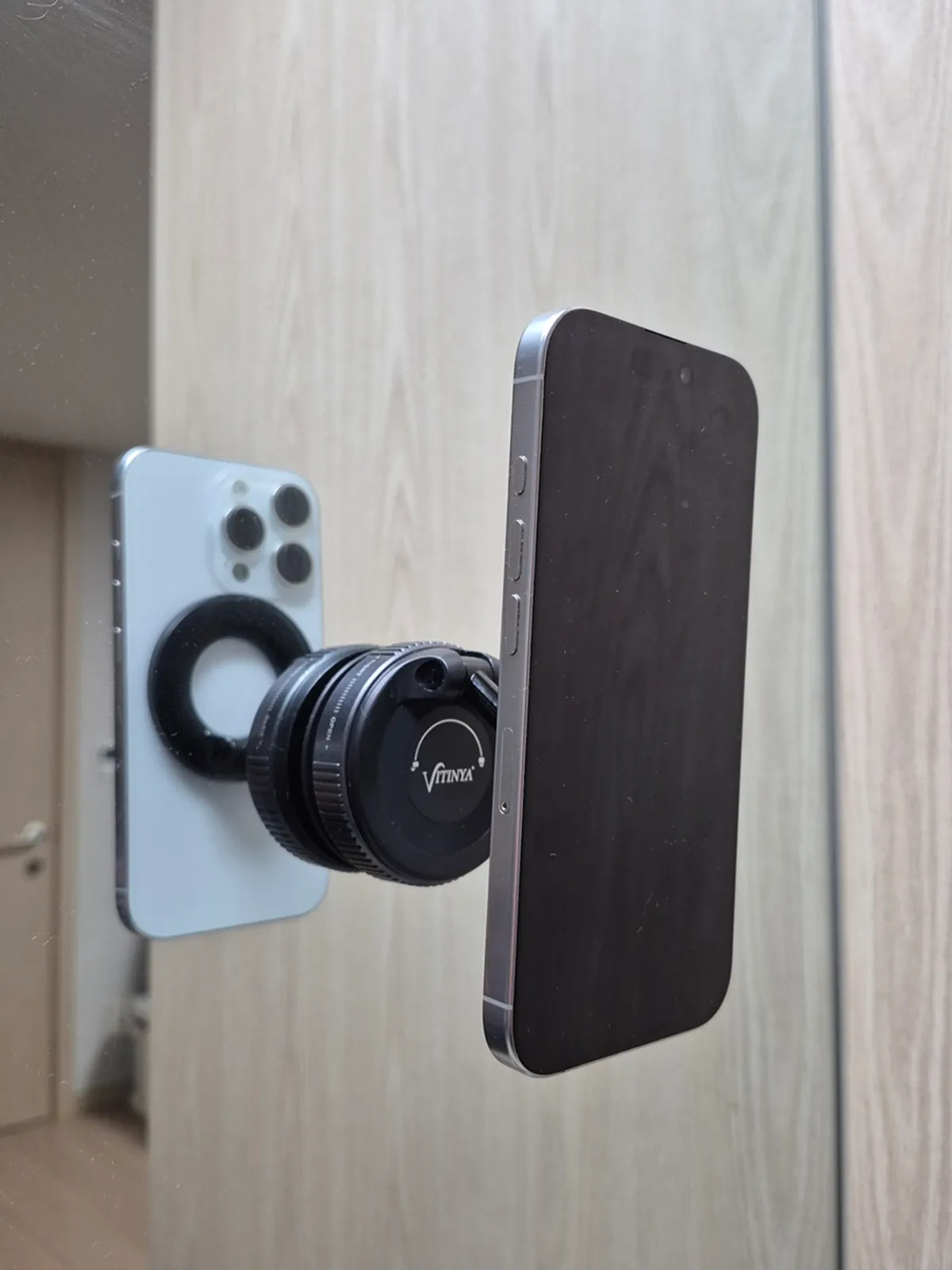 MagSafe car mount with powerful vacuum suction