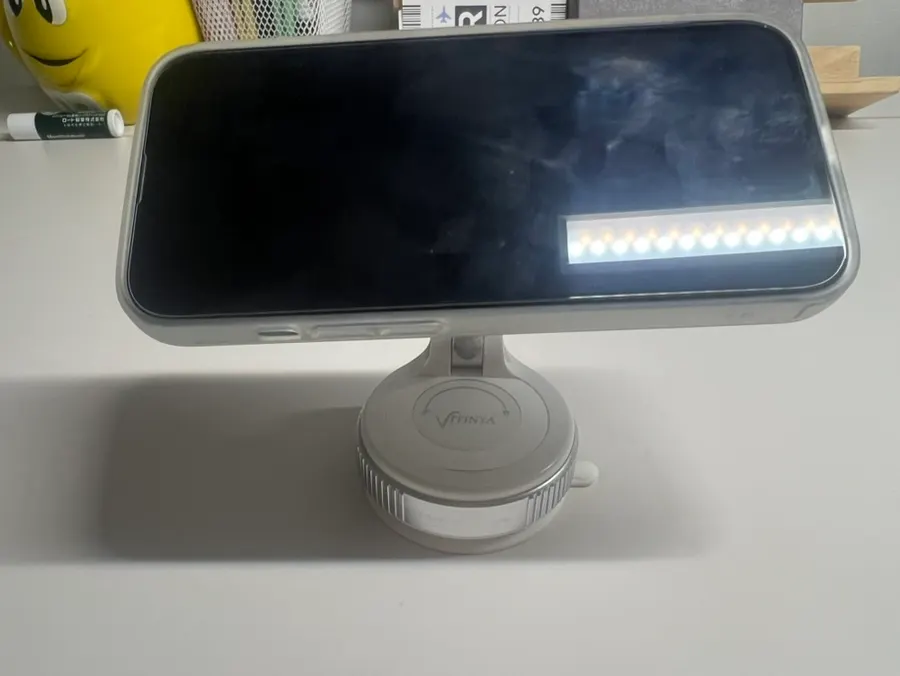 Vacuum-suction car phone mount product