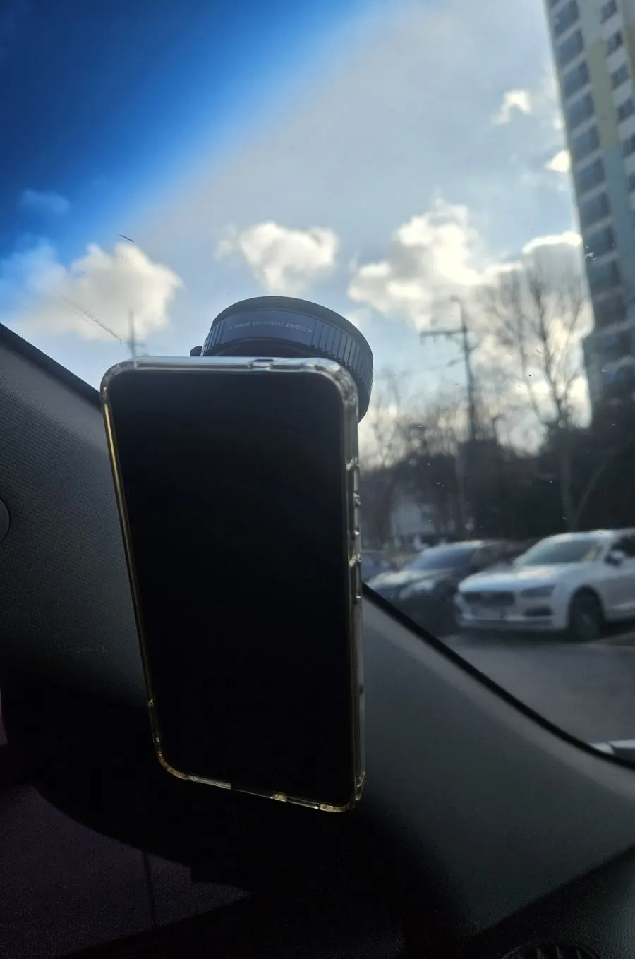 Car mount that can be repositioned