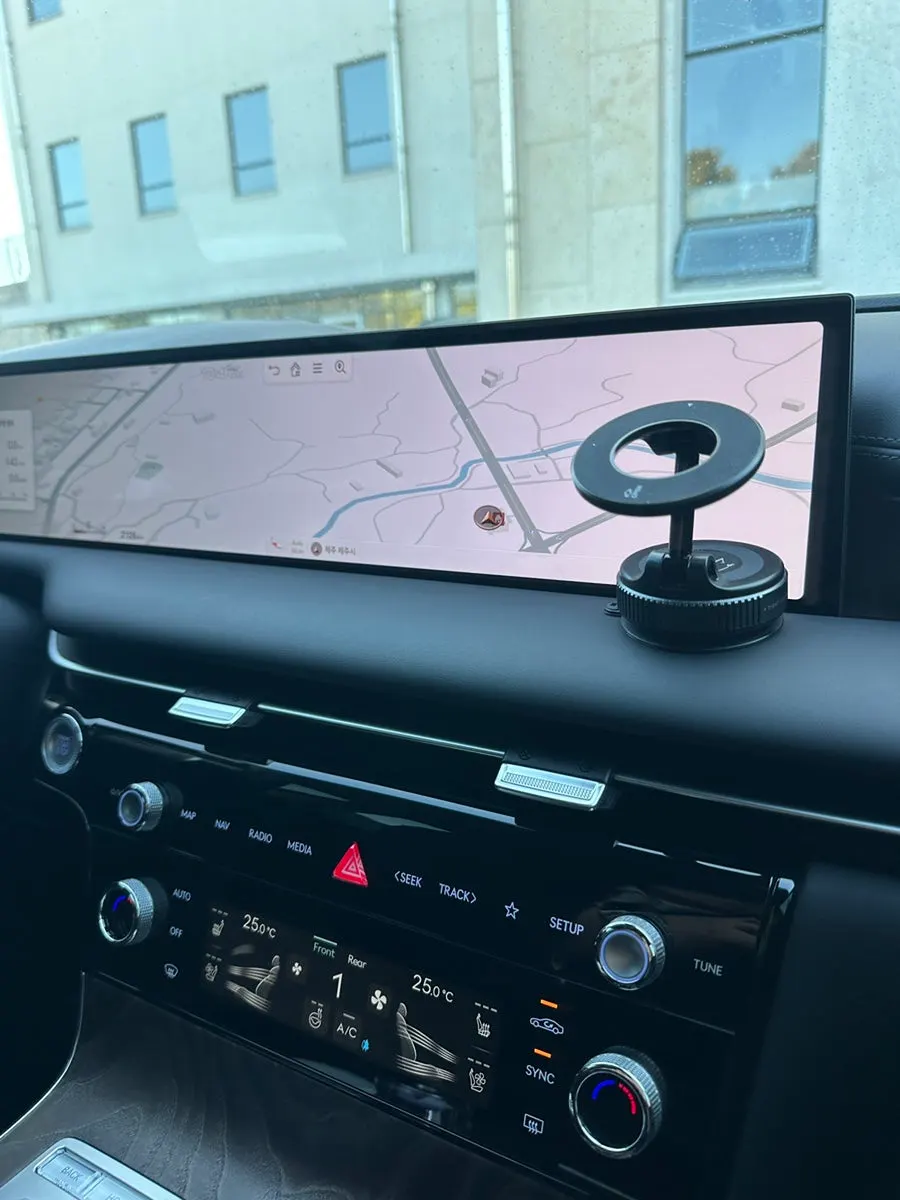 Car mount for MagSafe-compatible smartphones