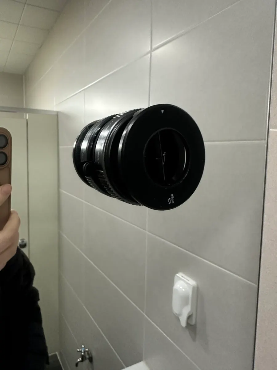 Suction-cup mount for glass and flat walls