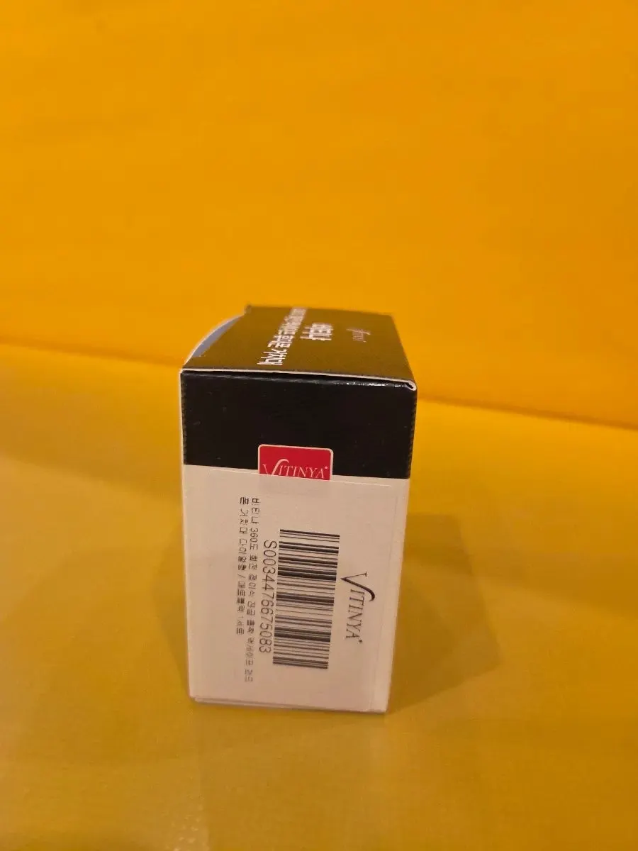 MagSafe stand used as a second screen on a desk