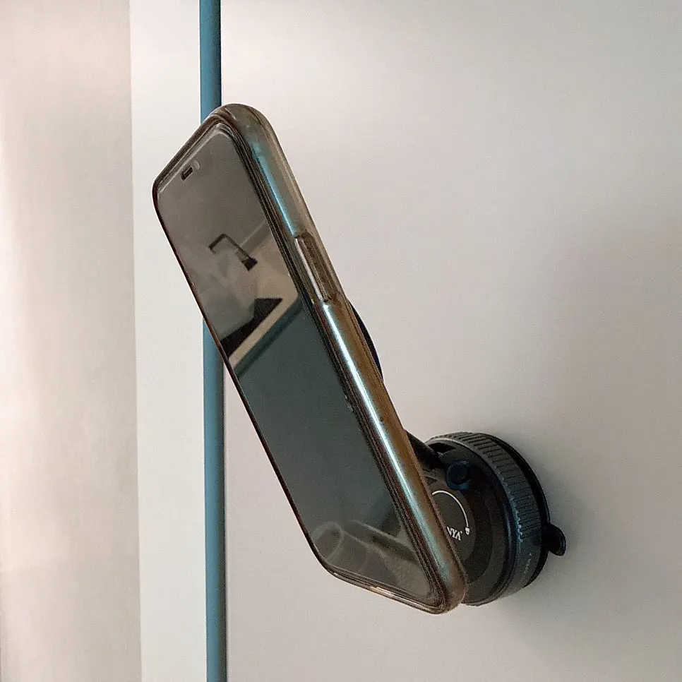 MagSafe mount with 360° rotation