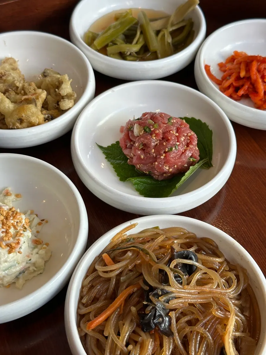Basic table setting served in ceramic bowls
