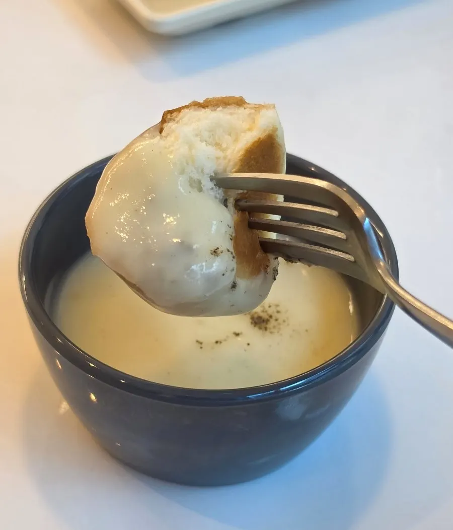 Free morning bread and jam