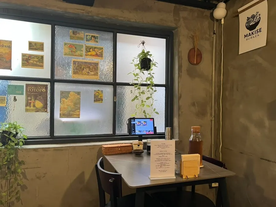 Interior of Makise Hapjeong