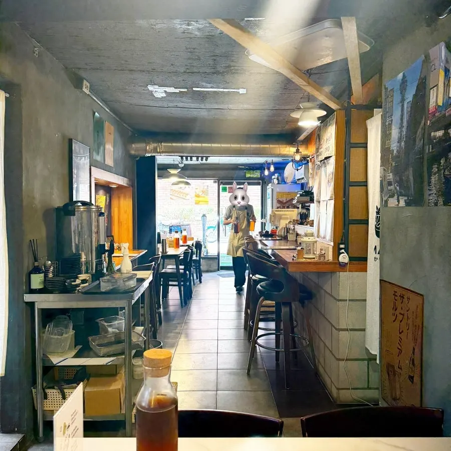 Makise Hapjeong's basement-floor storefront