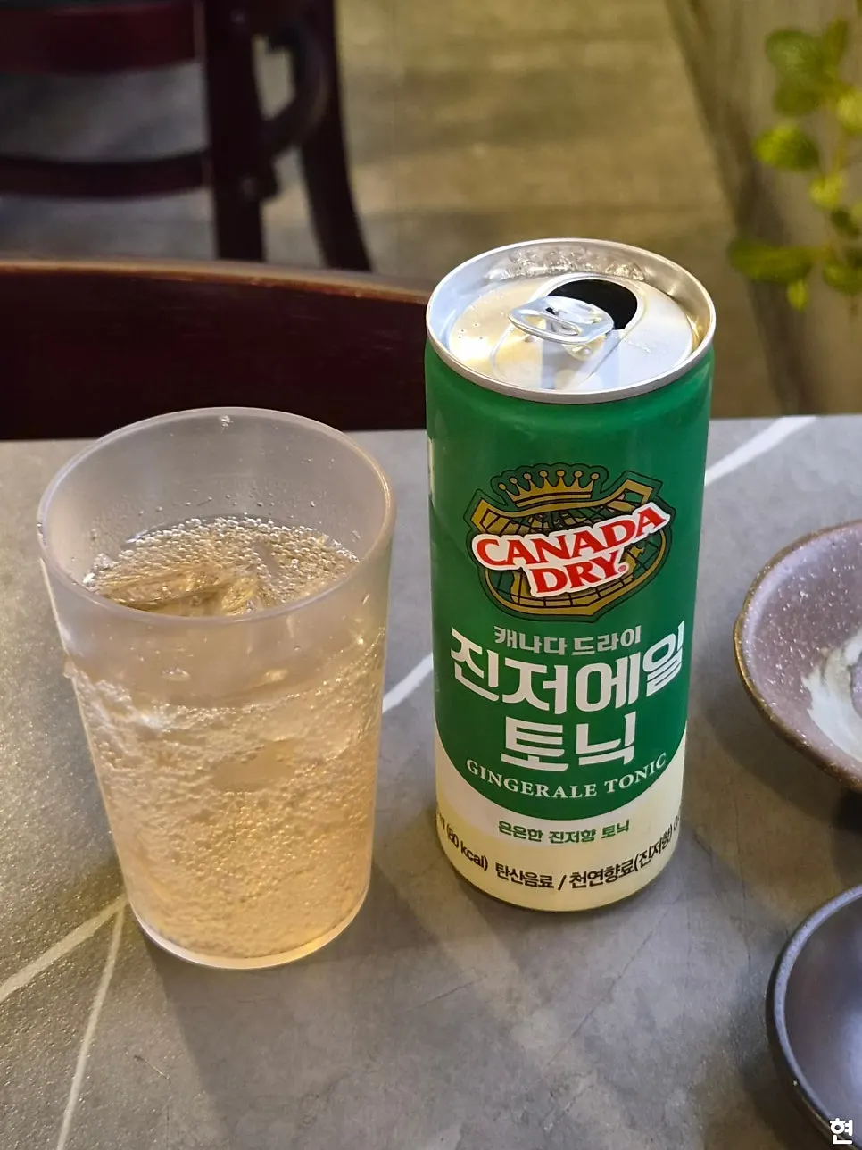 혼밥으로 안내받은 마키세 합정 2인석 테이블