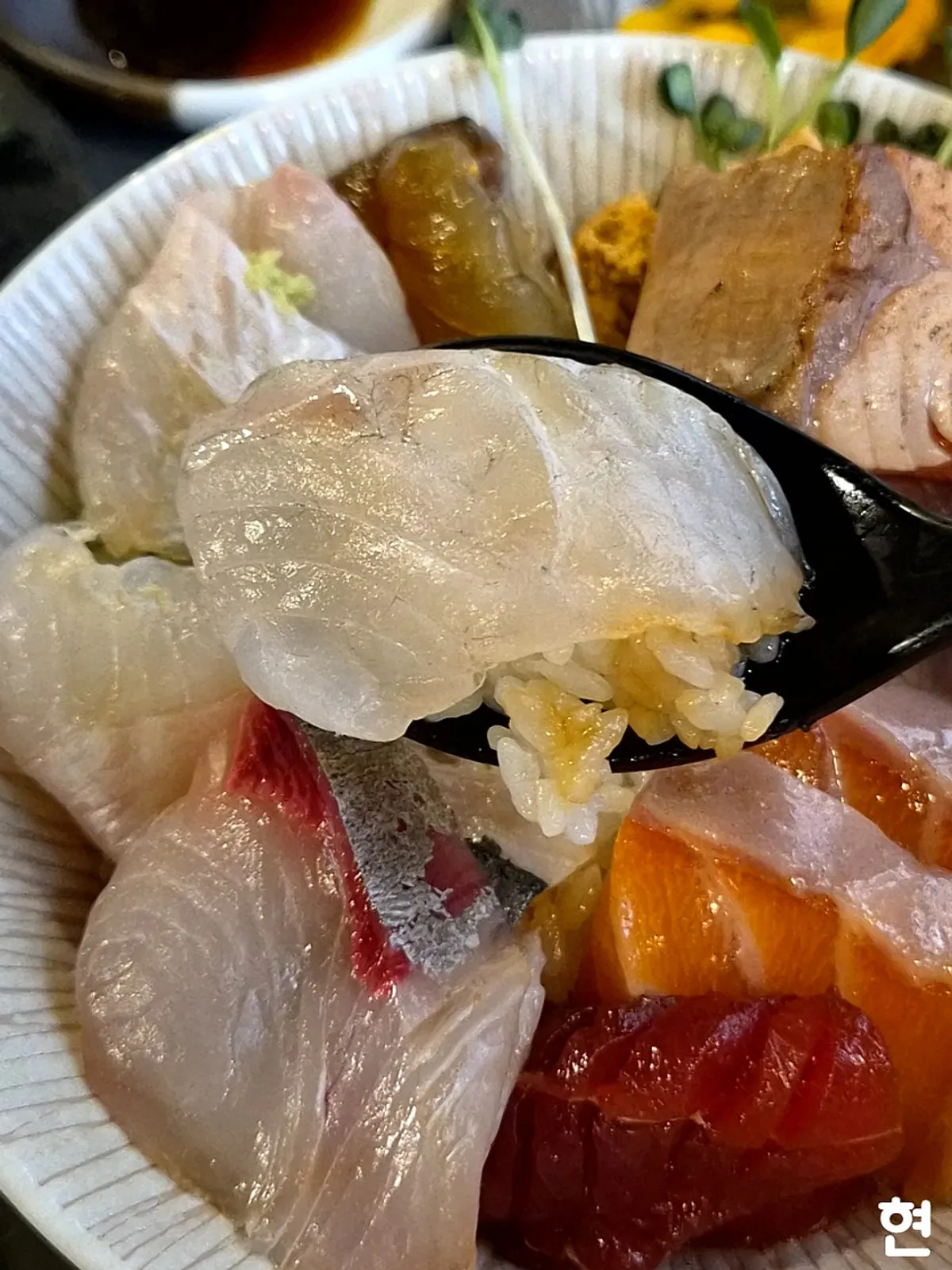 마키세 합정 카이센동 사시미 클로즈업