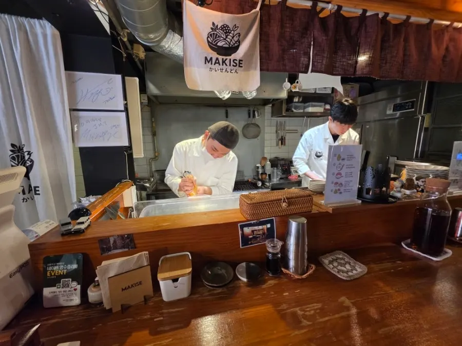 Interior of Makise Hapjeong