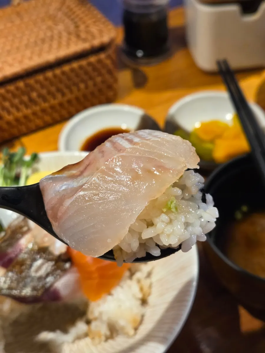 Kaisendon eaten at Makise in Hapjeong