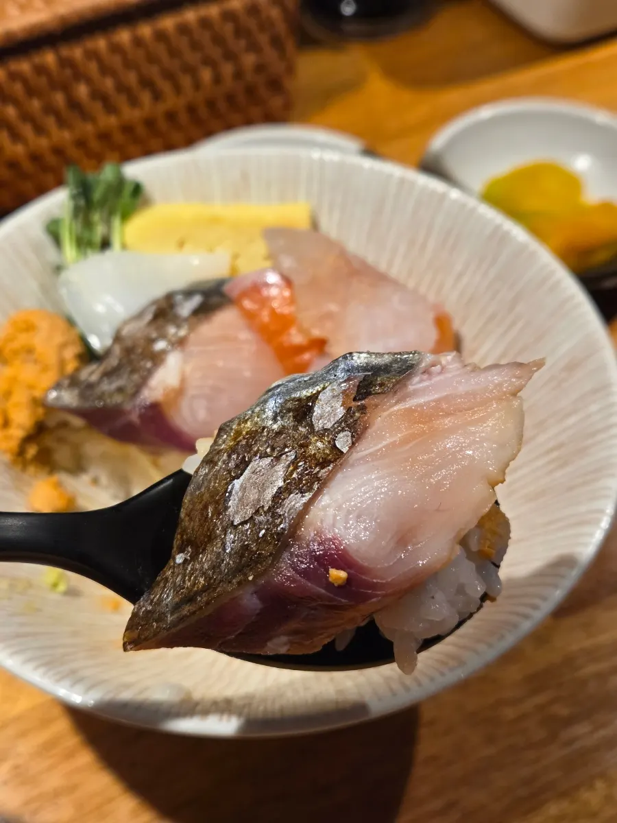 Charcoal-smoked mackerel served with skin on