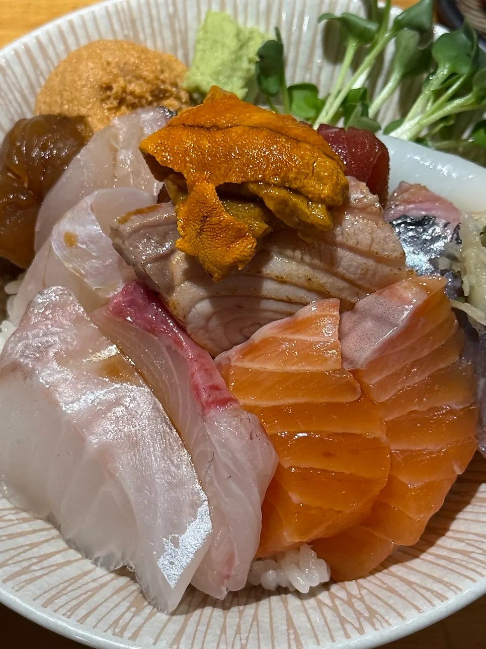 A piece of uni placed on rice
