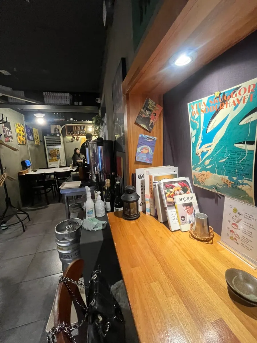 Entrance to Makise Hapjeong, located in a Hapjeong basement