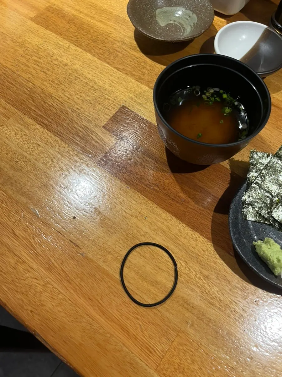 Kaisendon set out at the bar counter seat