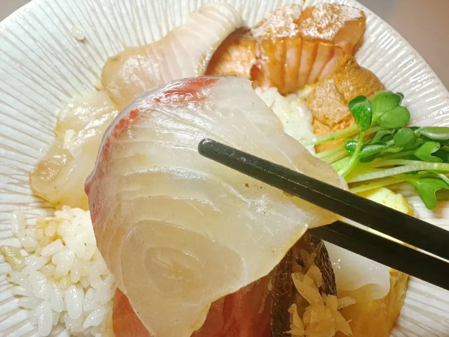 Aburi salmon placed on rice