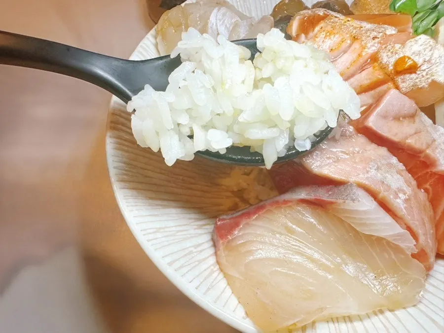Rice and soy sauce at Makise Hapjeong