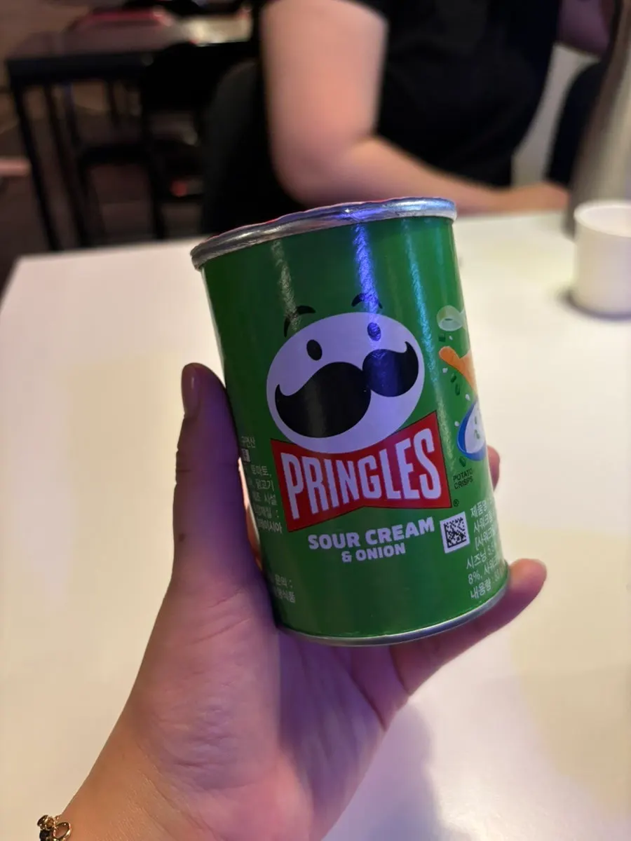 말맥 테이블에 세팅된 연맥과 소주