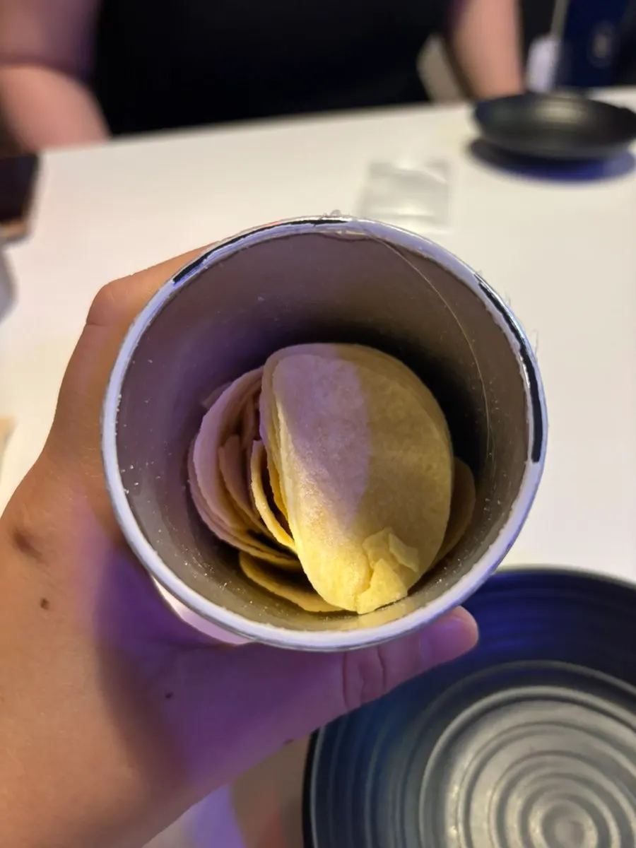 말맥 주문한 술과 잔 세팅