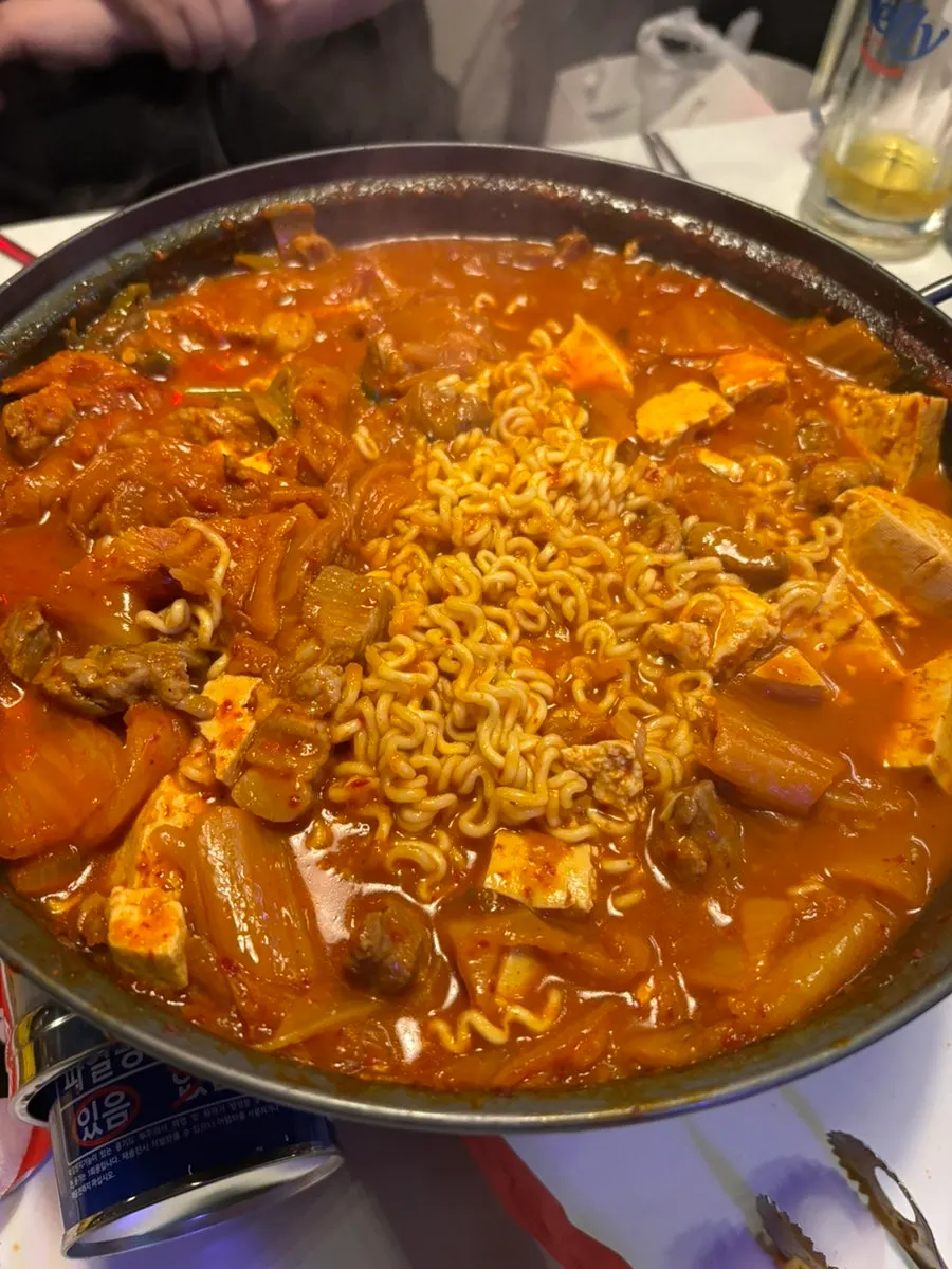 김치찜 국물에 적신 두부