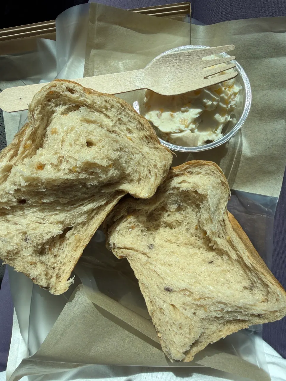 Apple cream cheese with apple pieces mixed in