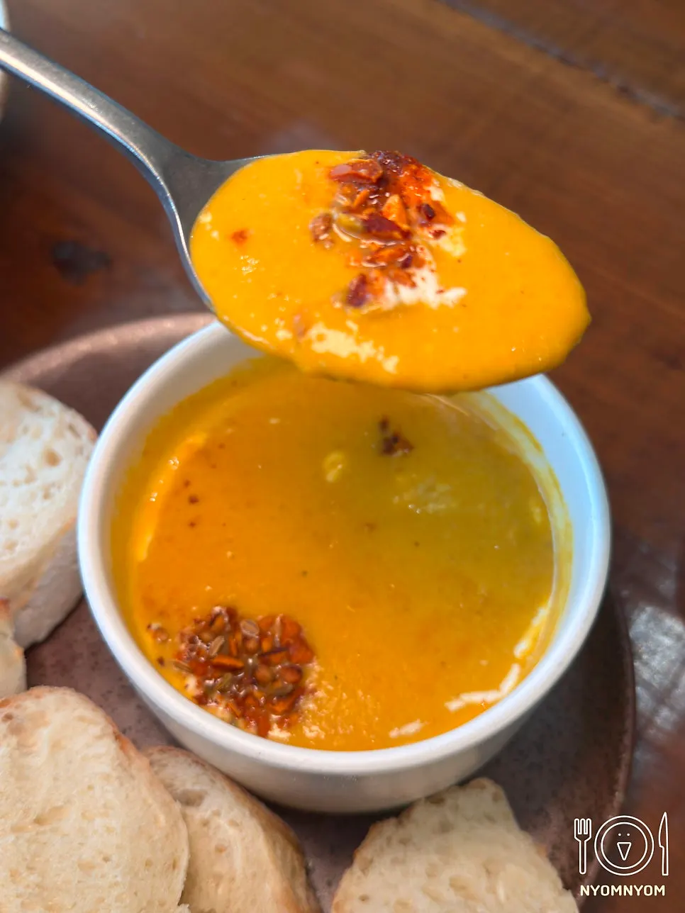 Sweet pumpkin curry soup set with house baguette